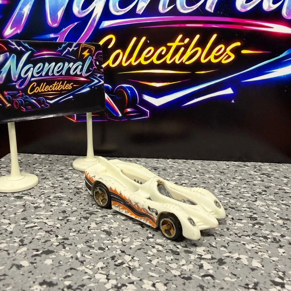 Hot Wheels Power Piston White Orange Flame 1994 Mattel Diecast Race Car Thailand